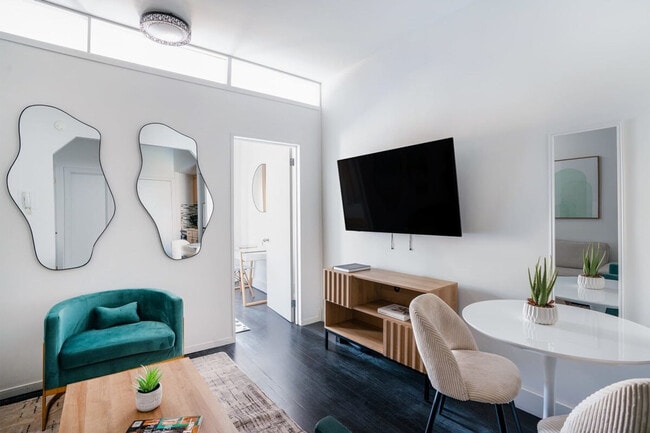 Photo - 444 W 48th St Unit ID1022007P