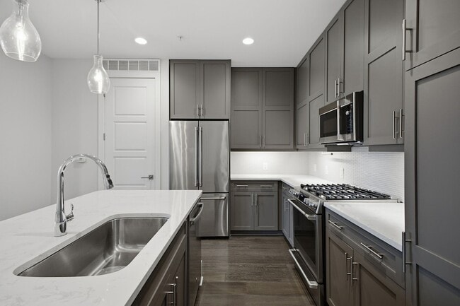 Building Photo - 20 Rutledge St Unit 411