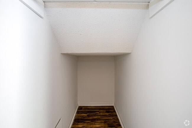 1 BD, 1 BA - 750SF - Living Room Storage Space - Breckenridge