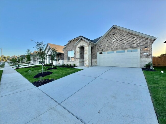 Photo - 329 Tinto St