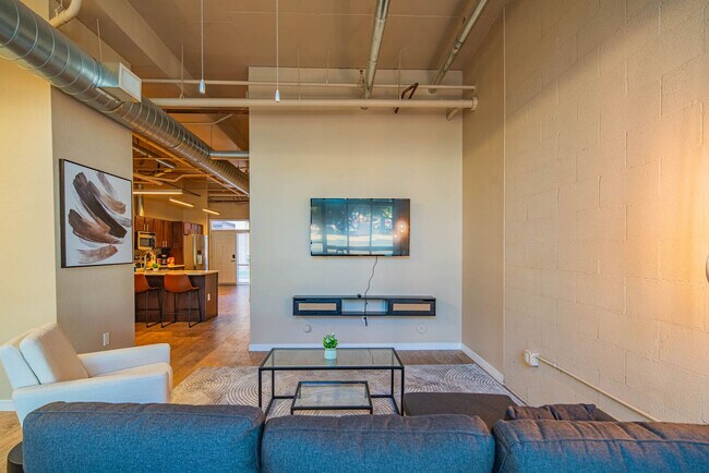 Photo - 1275 E University Dr Unit ID1388732P