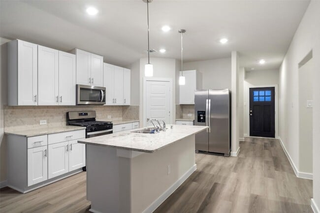 Photo - 18123 Martin Pines Dr