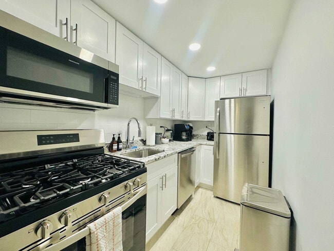 Photo - 3161 N Cambridge Ave Unit ID1042057P