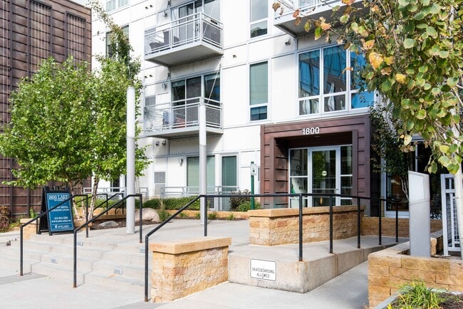 Photo - 1800 Lake Apartments