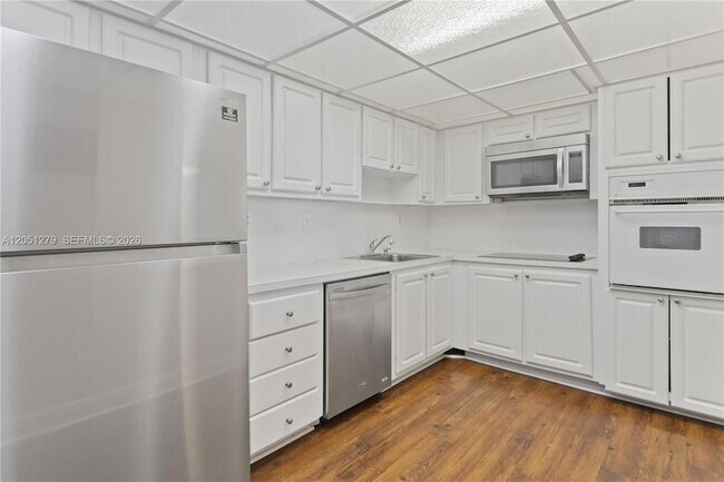 Photo - 19390 Collins Ave Unit 516