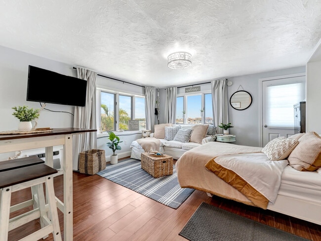 Building Photo - 483 E Shore Dr Unit ID1032271P