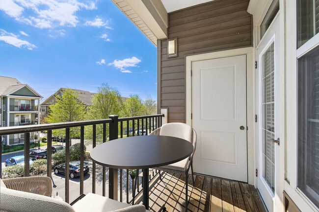 Private balcony - Avalon Falls Church