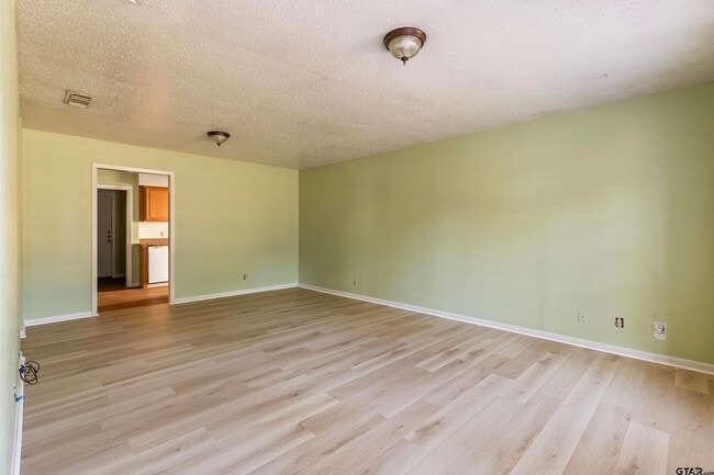Photo - 309 Blake Dr