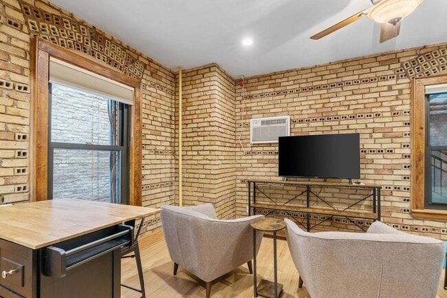 Photo - 11 S 12th St