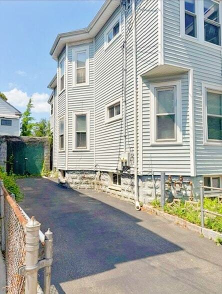 Photo - 23 Parkdale St