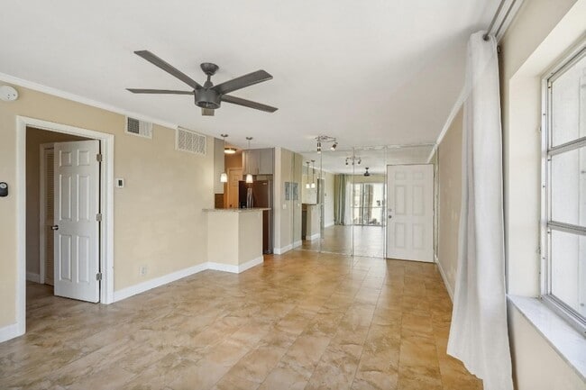 Photo - 3040 NE 16th Ave Unit 402