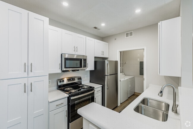 Interior Photo - Ventana Hills