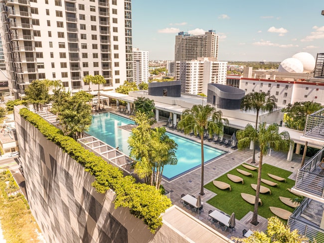 Building Photo - Flow Miami