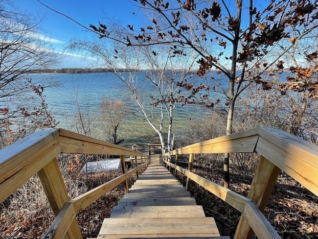 Building Photo - 44 Peninsula Rd