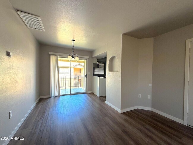 Photo - 2013 N Hunt Cir Unit 201