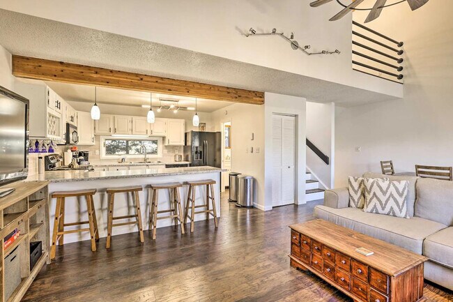 Photo - 163 Burgundy Cir Unit SI ID1386072P