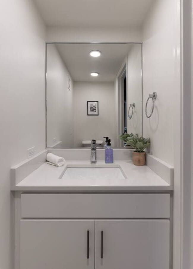 Photo - 120 E 13th St Unit SI ID1056091P