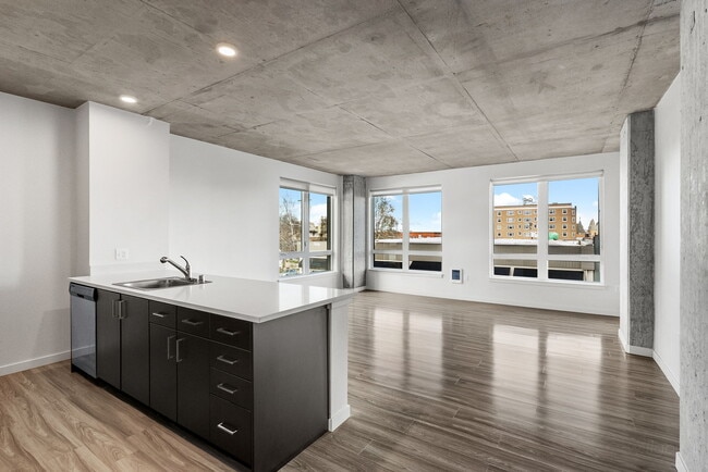 Photo - Stadium Apartments