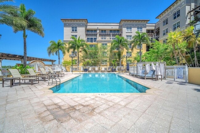 Building Photo - 101 Plaza Real S