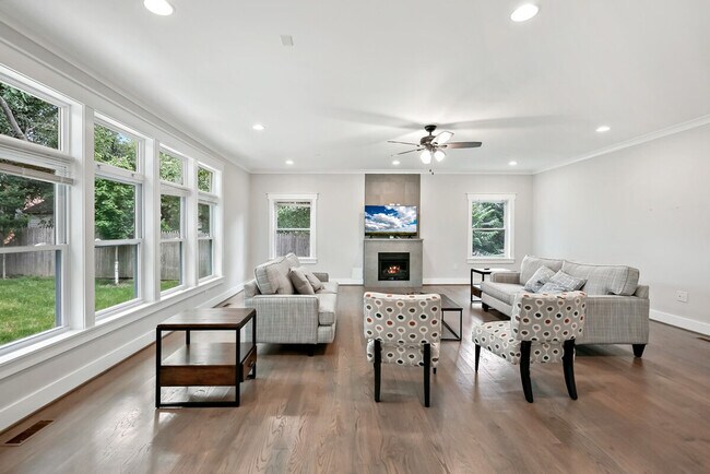 Photo - 2901 Random Rd Unit ID1395378P