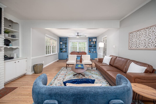 Building Photo - 5011 Autumn Dr Unit SI ID1020747P