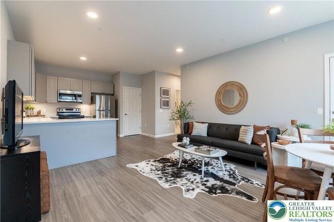 Photo - 948 N Front St Unit B-4