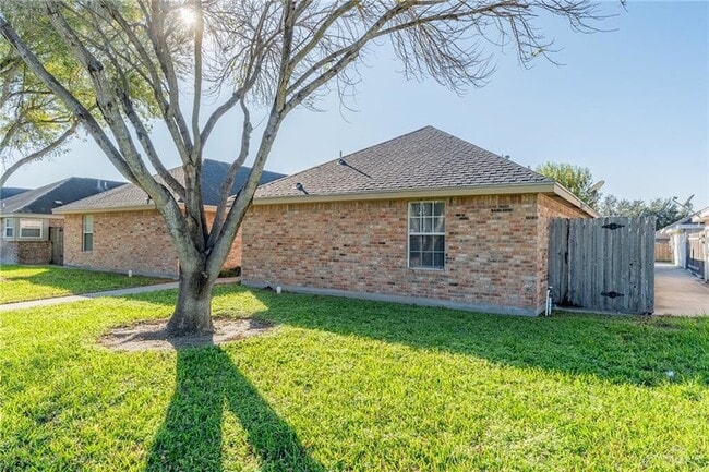 Photo - 703 Agate St