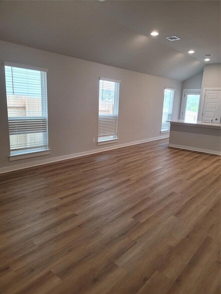 Photo - 121 Tall Grass Dr