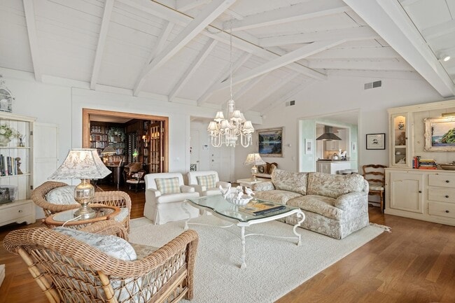 Photo - 1539 Shoreline Dr