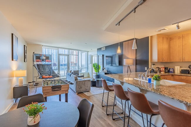 Building Photo - 44 W Monroe St Unit ID1263159P