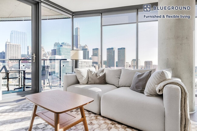 Building Photo - 730 W Couch Pl Unit FL15-ID1366