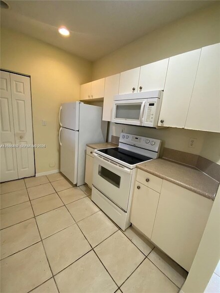 Photo - 959 NE 42nd Pl