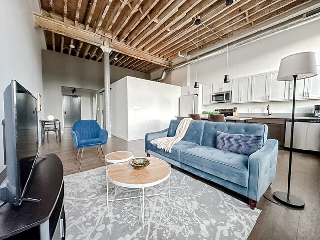 Building Photo - 605 W 4th St N Unit ID1352443P