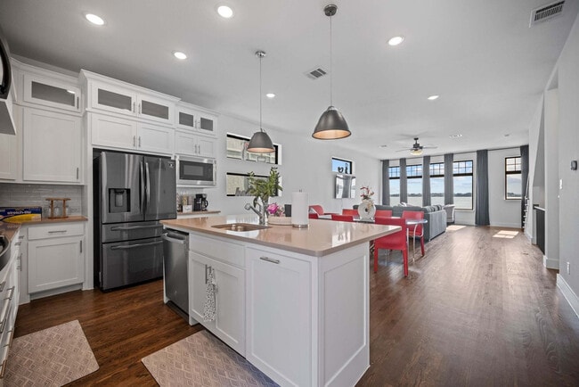 Photo - 516 Secretariat Dr Unit ID1355606P