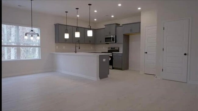 Photo - 702 Shetland Trl