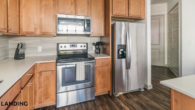 Photo - 1711 Caroline St Unit 325