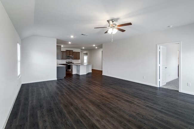 Photo - 709 Smokey Trail