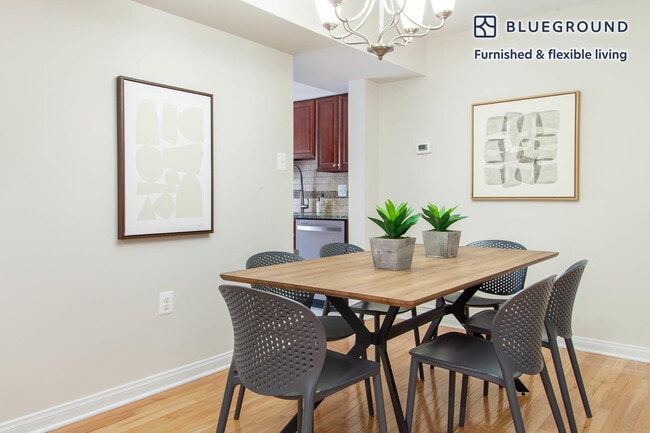 Photo - 4433 Holly Ave