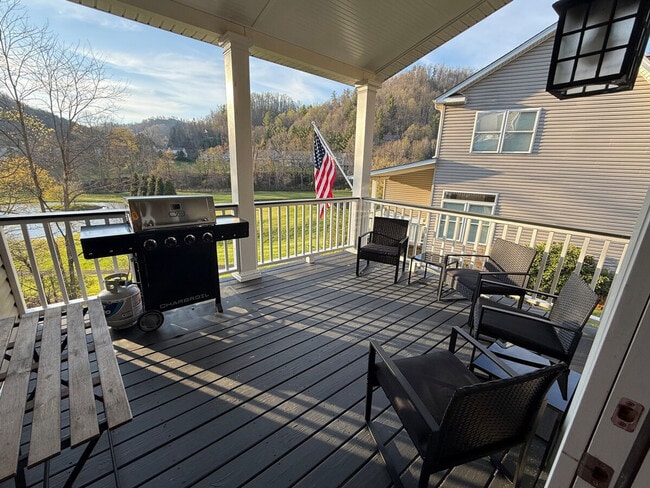 Photo - 270 Creatwood Trail Unit SI ID1383576P