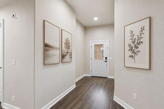 Photo - 714 Newport Dr