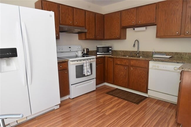 Photo - 1677 Brookhouse Cir Unit BR224