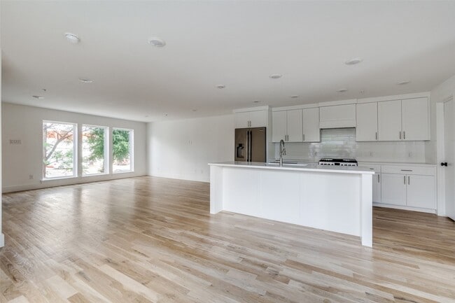 Photo - 1612 Grigsby Ave Unit 103