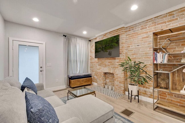 Photo - 3022 California St Unit ID1013136P