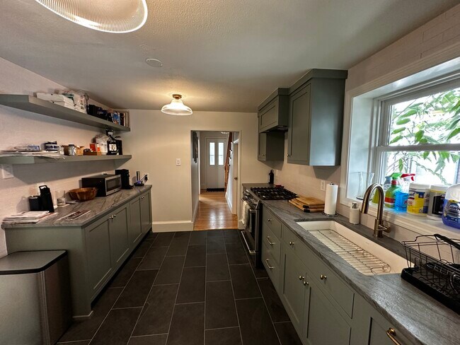 Nashua - 16 Nashua St