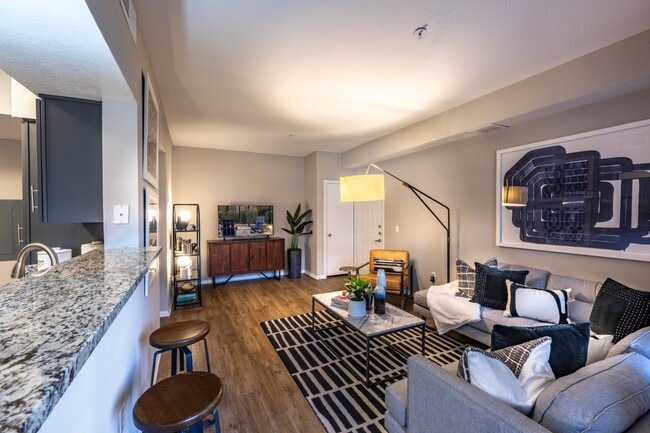 Photo - Halstead Centreville