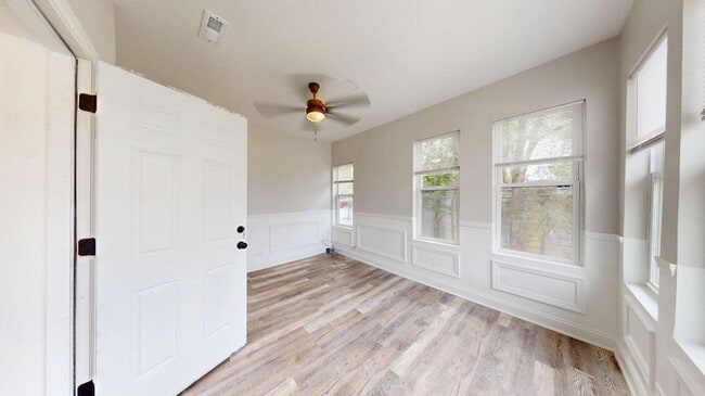 Photo - 1379 Roosevelt Pl