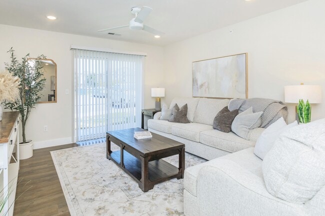 Orchard Park Apartments Living - Orchard Park Apartments