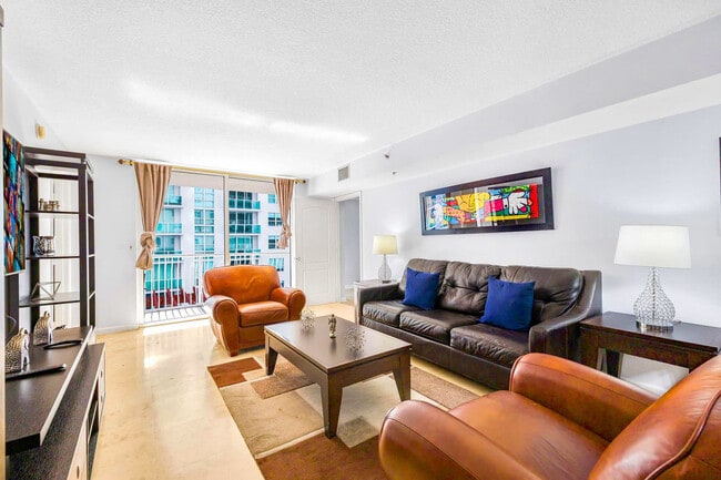 Building Photo - 1 SE 12th St Unit FL15-ID1050732P