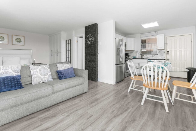 Building Photo - 5700 Bonita Beach Rd SW Unit FL2-ID1226362P