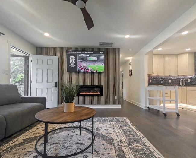 Photo - 145 Melinda Way SE Unit SI ID1536680P